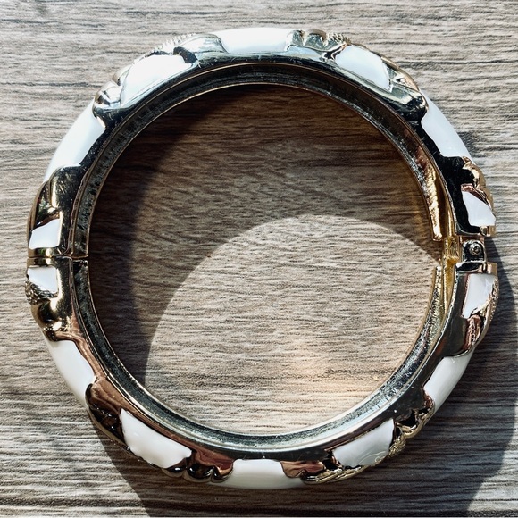 Sequin Gold Rope and White Enamel Spring Clasp Bangle - Picture 5 of 8